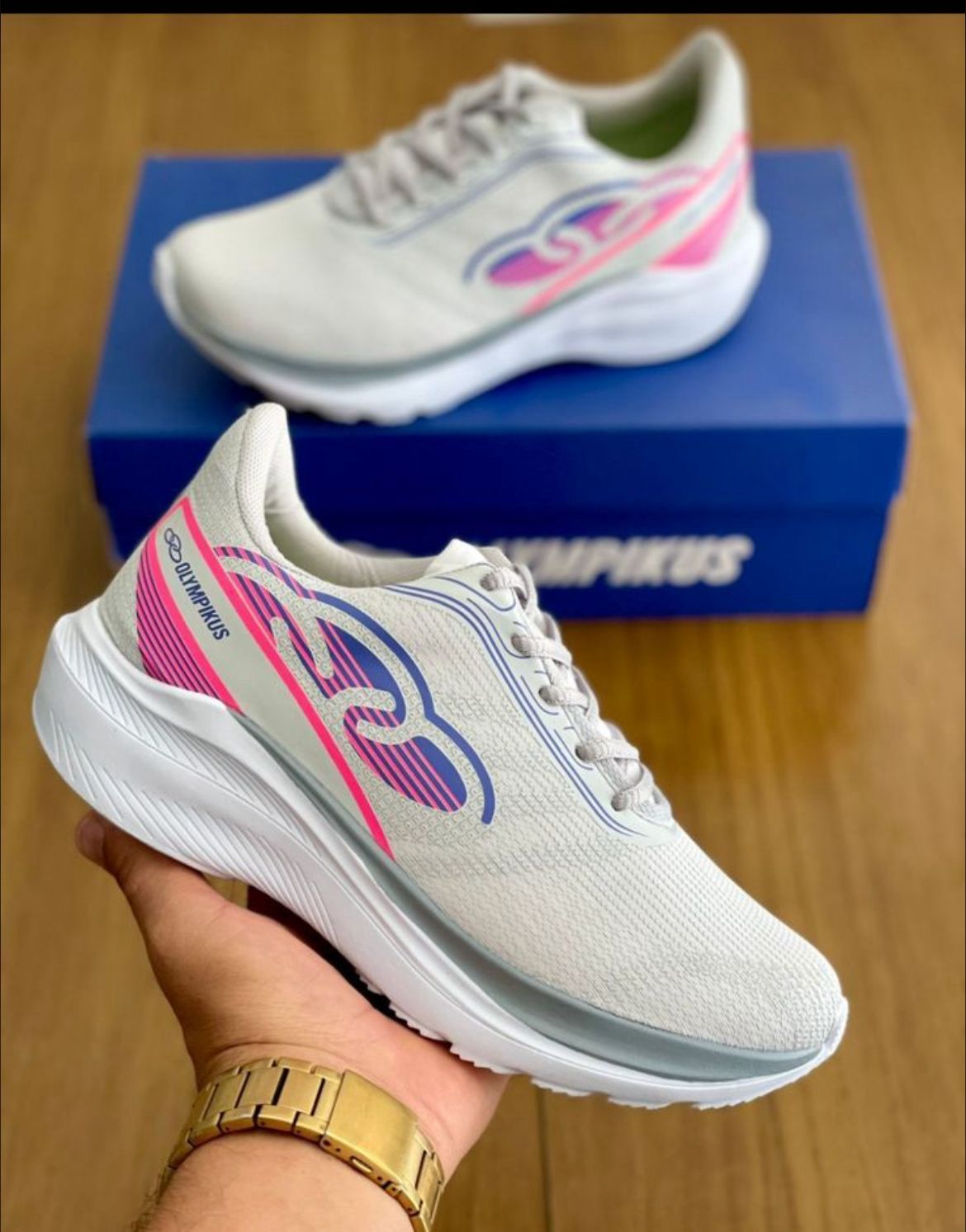 Tênis Olympikus cinza com detalhe pink